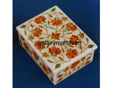 Box with geometrical design with Cornelian -RE3411